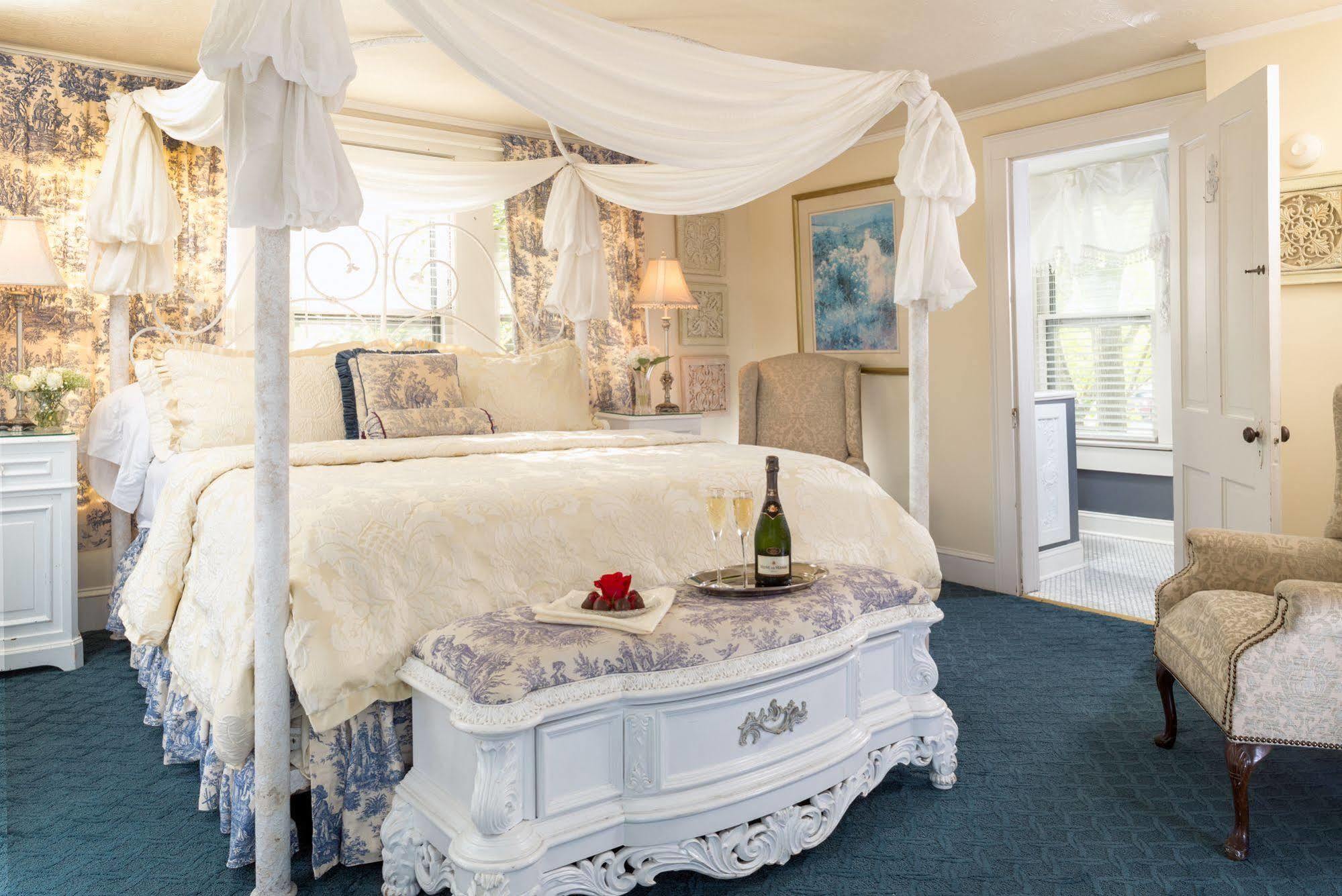 The Aerie Bed & Breakfast New Bern Bagian luar foto