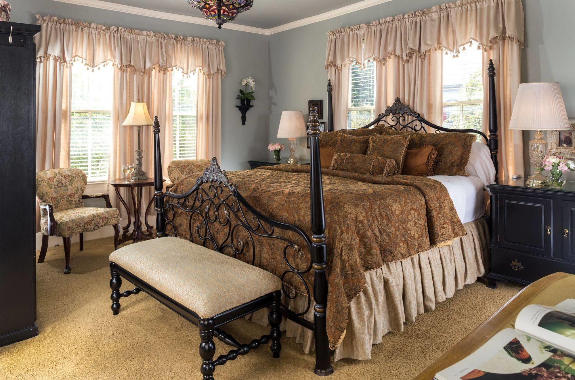 The Aerie Bed & Breakfast New Bern Bagian luar foto