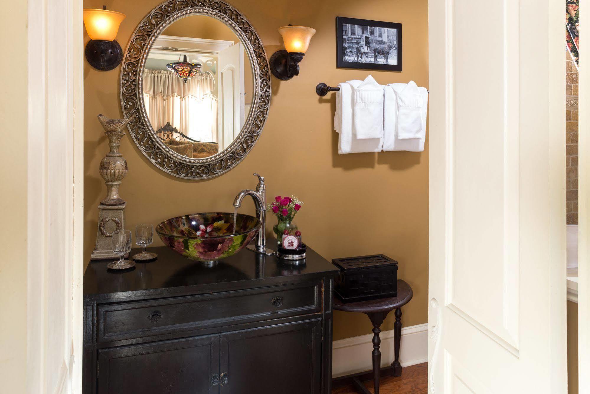 The Aerie Bed & Breakfast New Bern Bagian luar foto