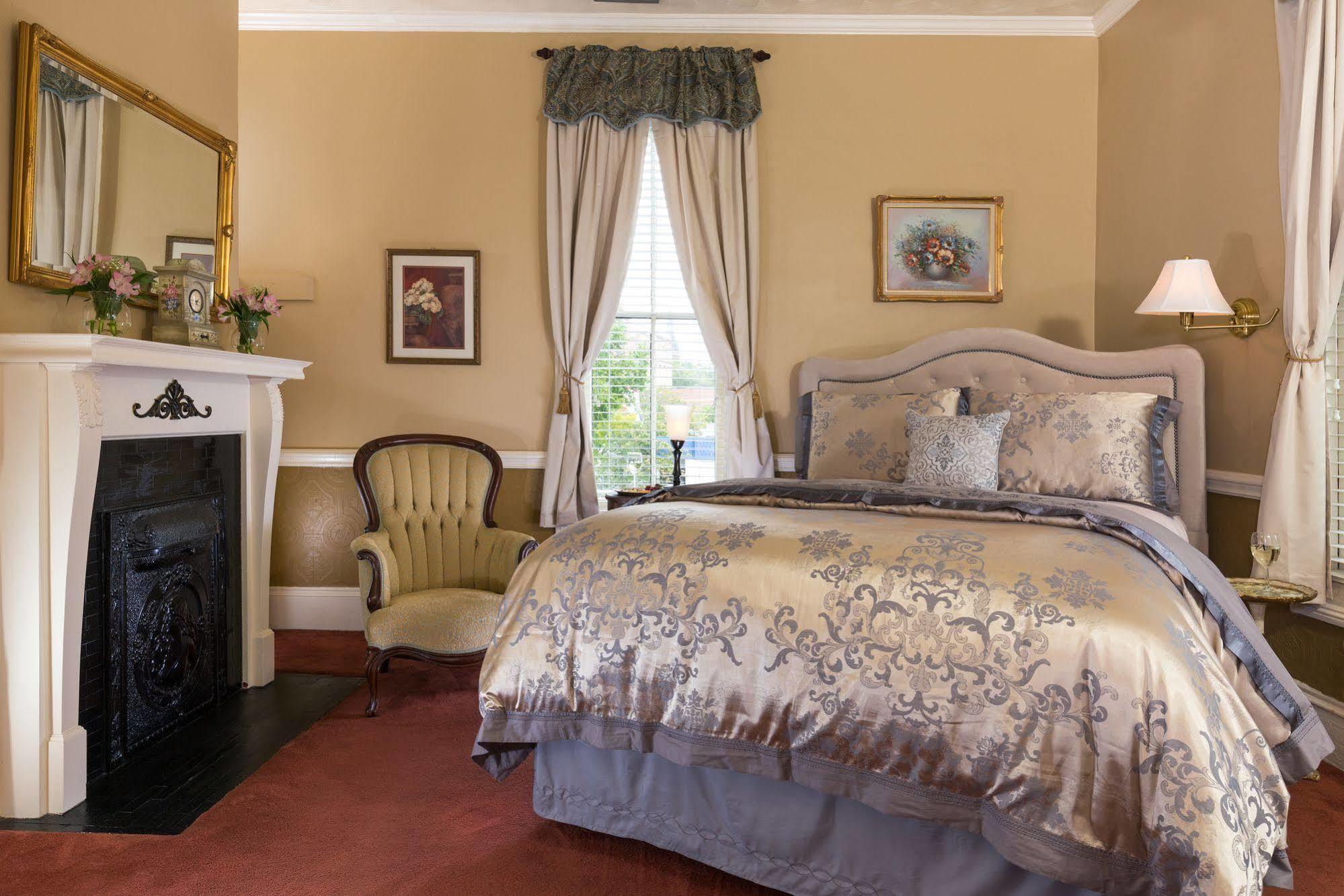 The Aerie Bed & Breakfast New Bern Bagian luar foto