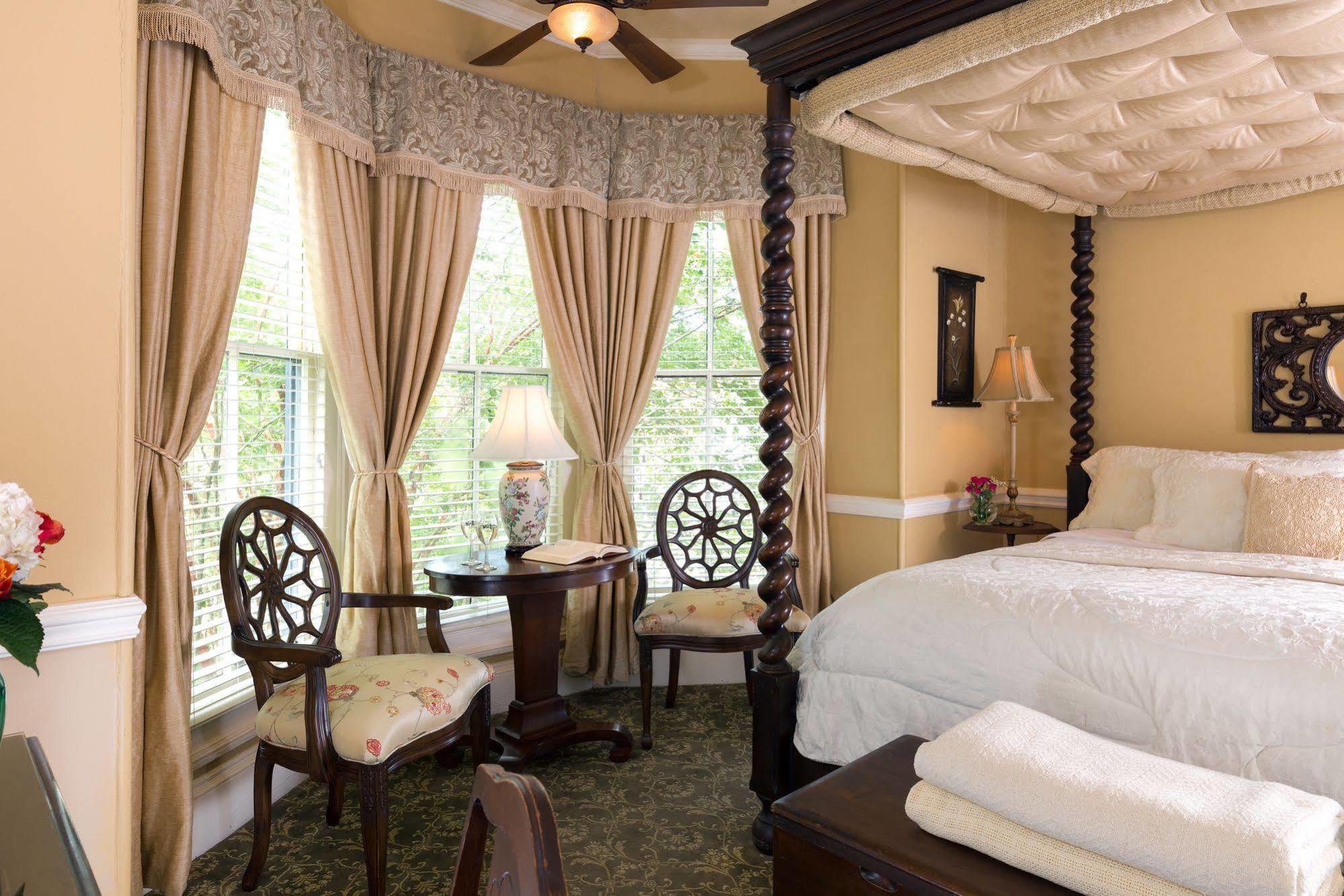 The Aerie Bed & Breakfast New Bern Bagian luar foto